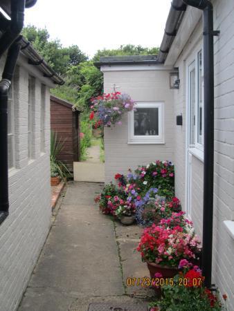 Oak Tree Lodge & Holiday Parking Burstow Esterno foto